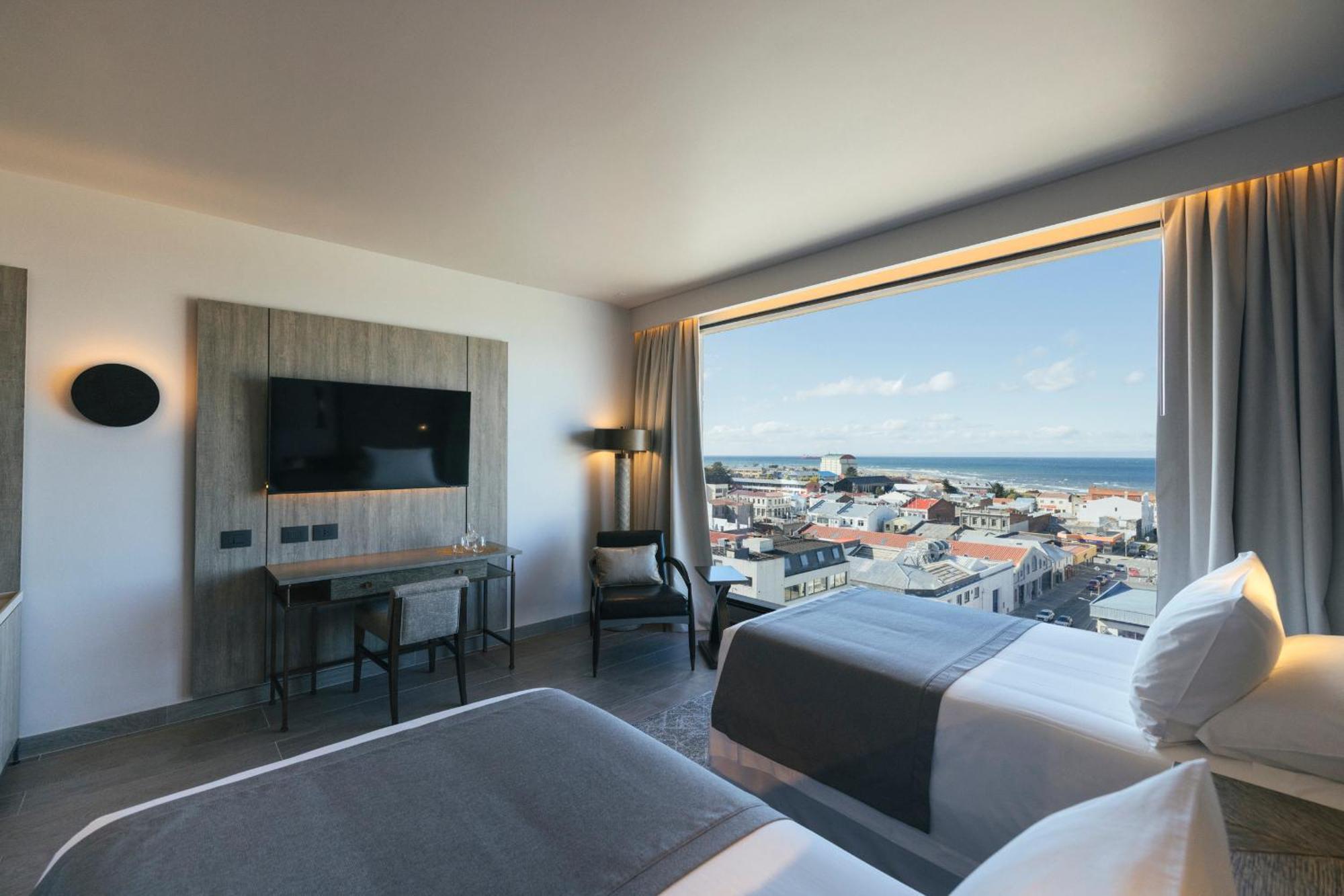 Hotel Cabo De Hornos 4*