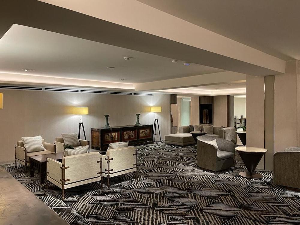 Cabo De Hornos Hotel