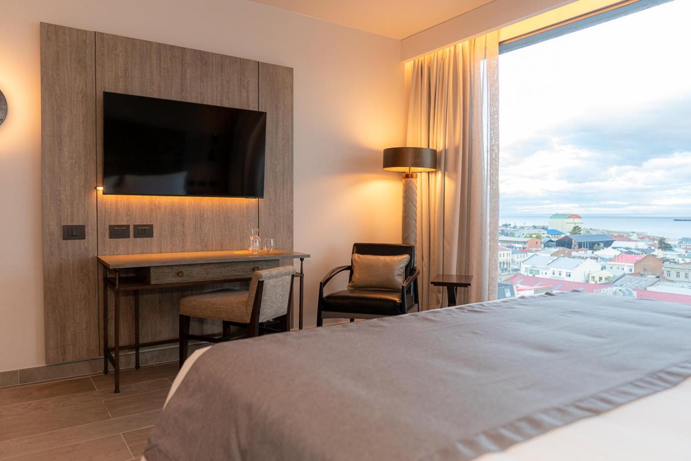 Cabo De Hornos Hotel